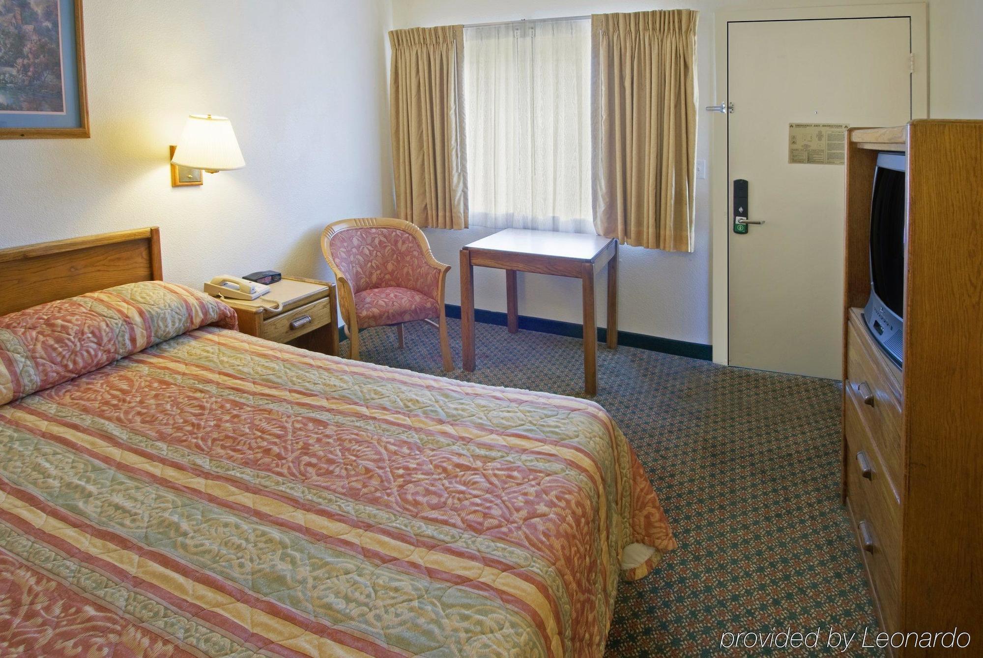 Days Inn By Wyndham Santa Maria Bilik gambar