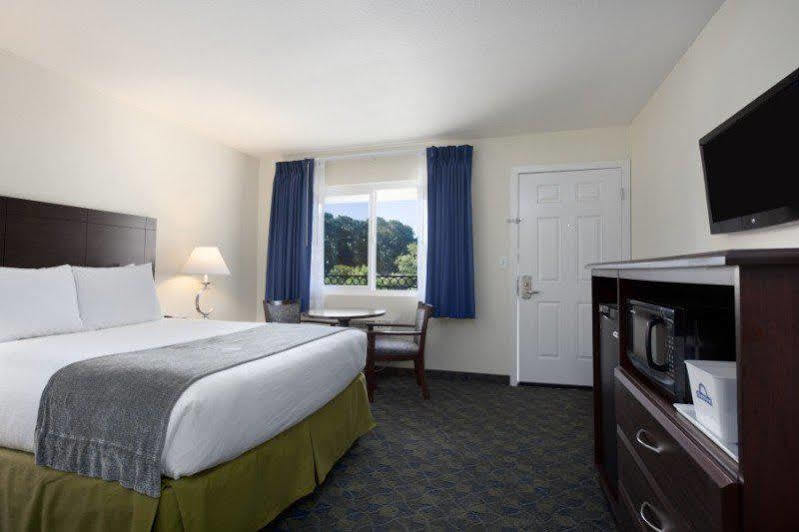 Days Inn By Wyndham Santa Maria Luaran gambar