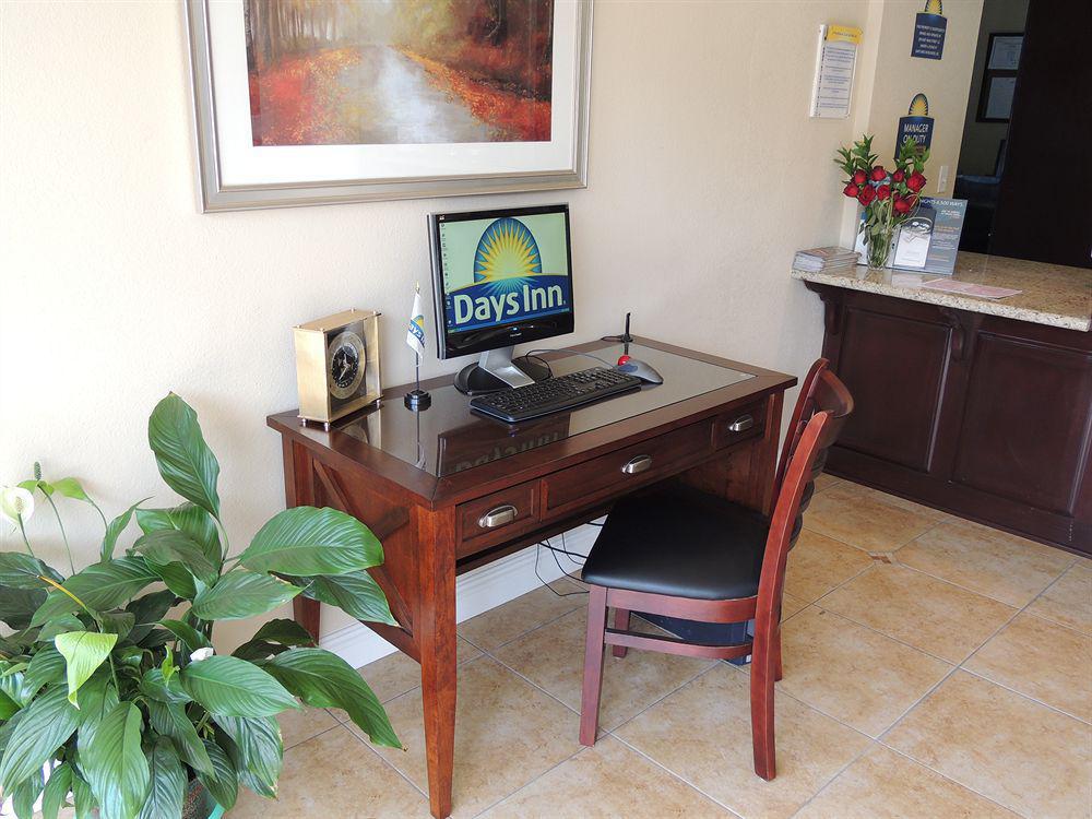 Days Inn By Wyndham Santa Maria Luaran gambar